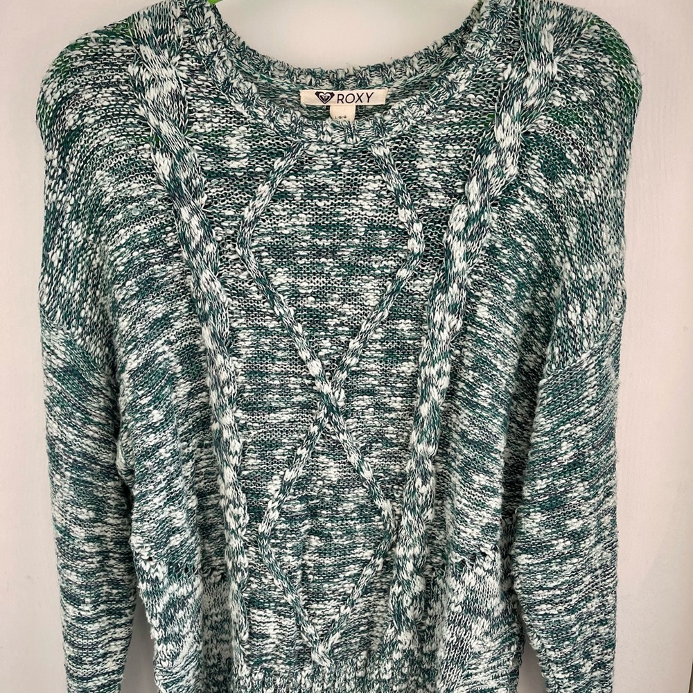 Roxy sweater size large. Oversized and super comfy.